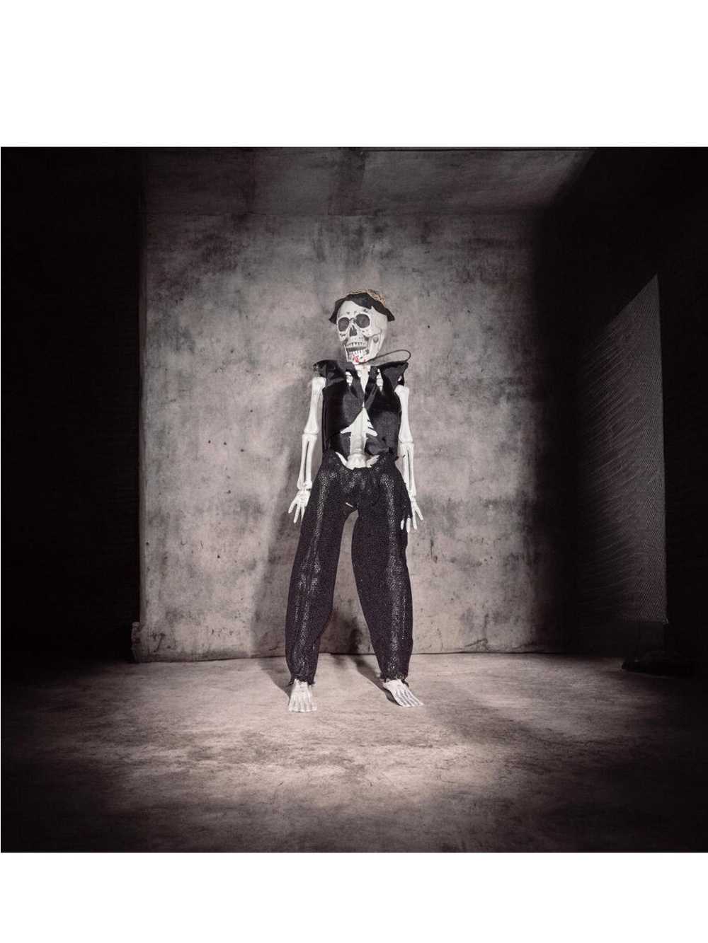 Skeleton Pirate Halloween Decoration